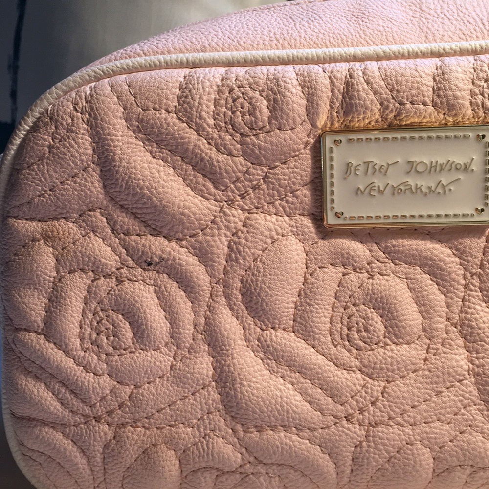🔴SOLD🔴 BETSEY JOHNSON MAKEUP BAG - Picture 3 of 6